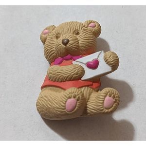 Cute GGI resin teddy bear Valentines pin heart 1.5"